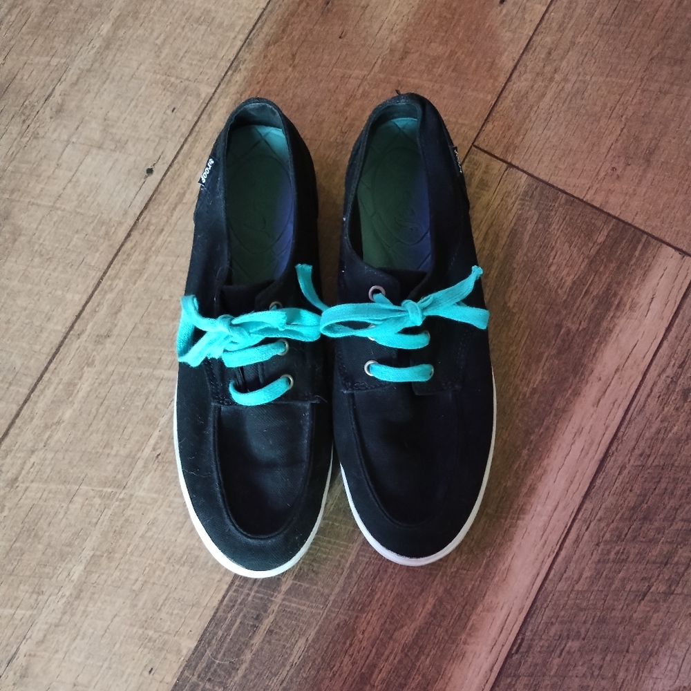 Reef black shoes